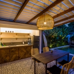 chilli bali villa canggu pererenan wood house ubytovani vacation